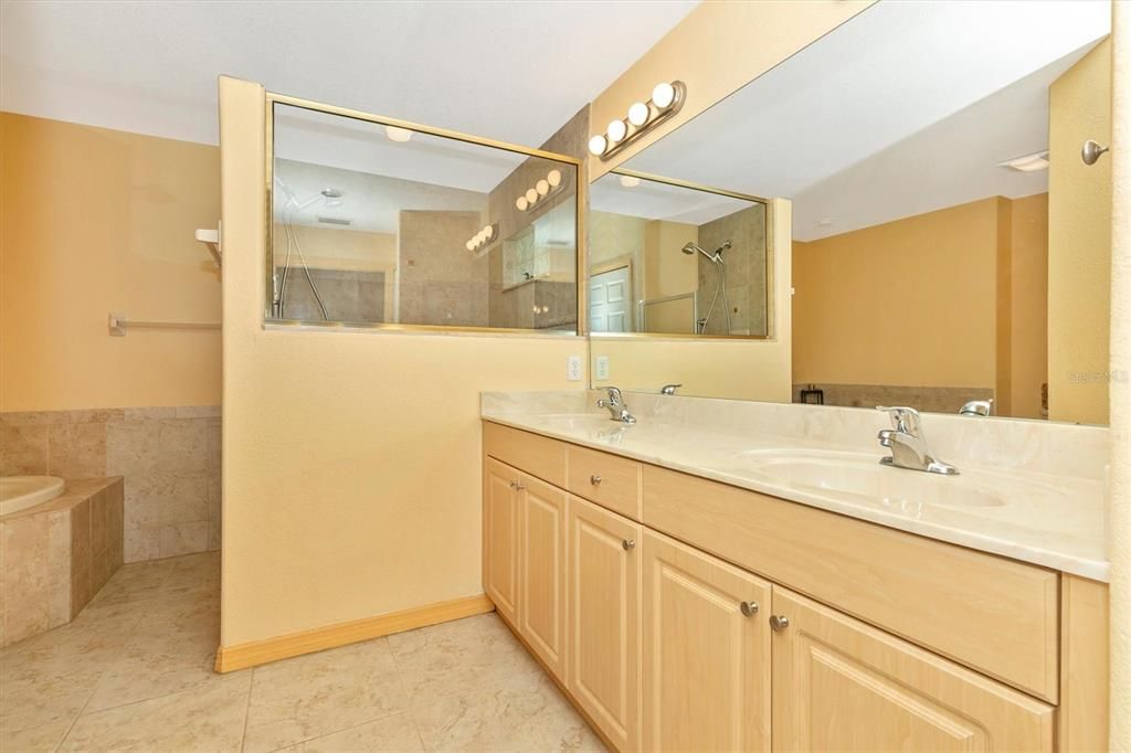 For Sale: $429,900 (3 beds, 2 baths, 1734 Square Feet)