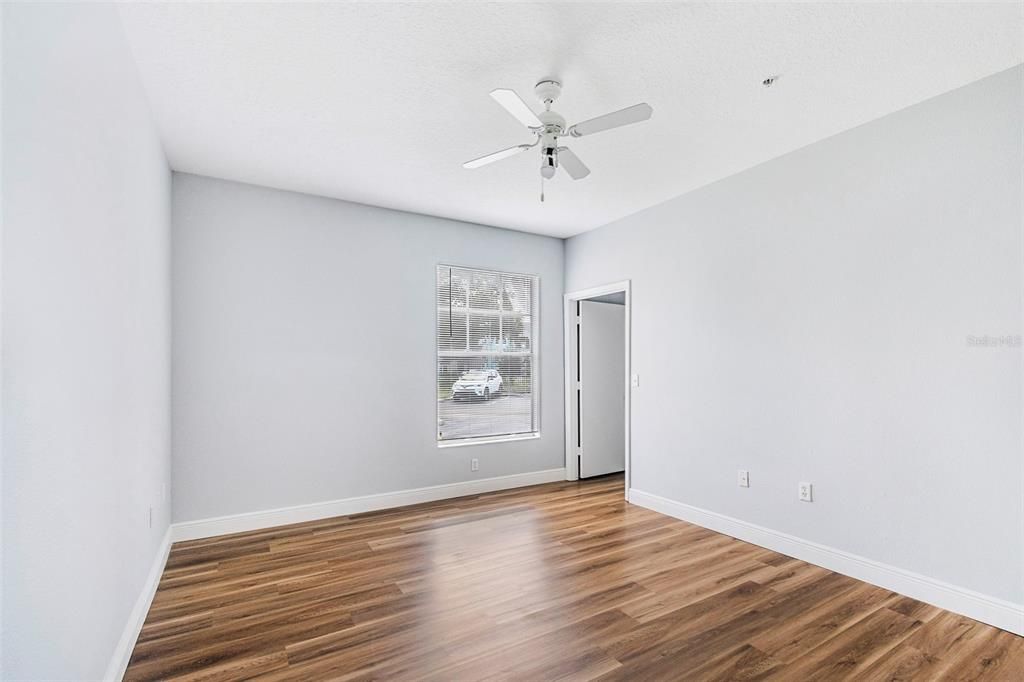 Second bedroom viewing walk-in closet.