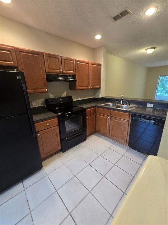 For Rent: $1,900 (2 beds, 2 baths, 1184 Square Feet)