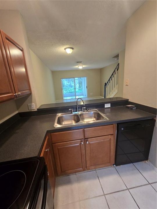 For Rent: $1,900 (2 beds, 2 baths, 1184 Square Feet)