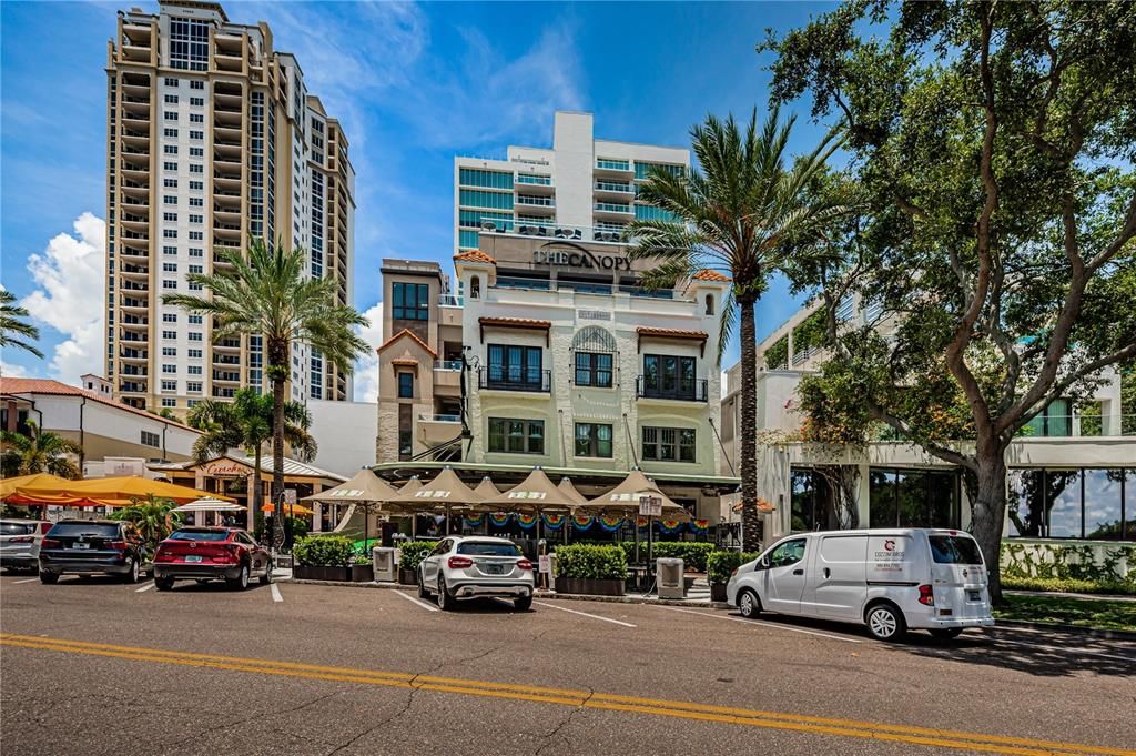 Shops and restaurants along downtown St Pete