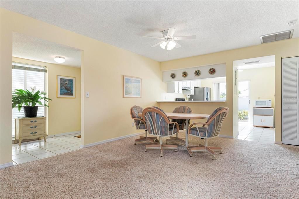 Dining room, foyer to the left