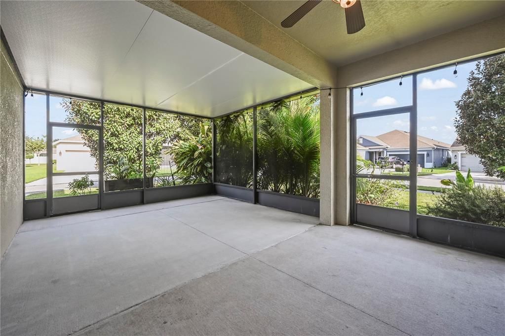 Huge Covered Lanai