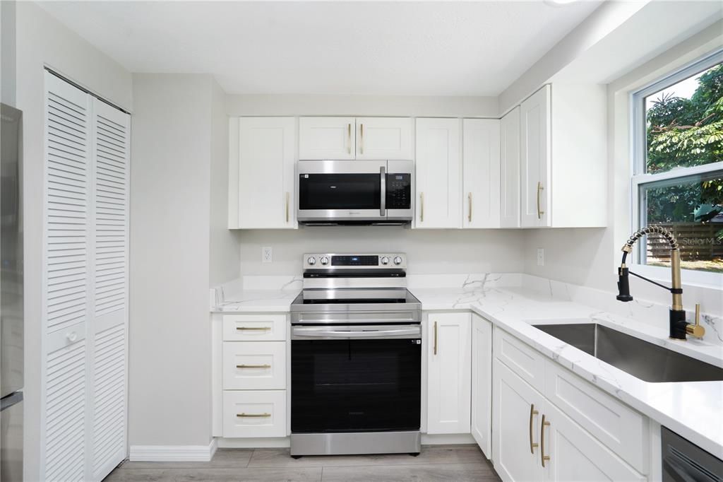 For Sale: $439,750 (3 beds, 2 baths, 1546 Square Feet)