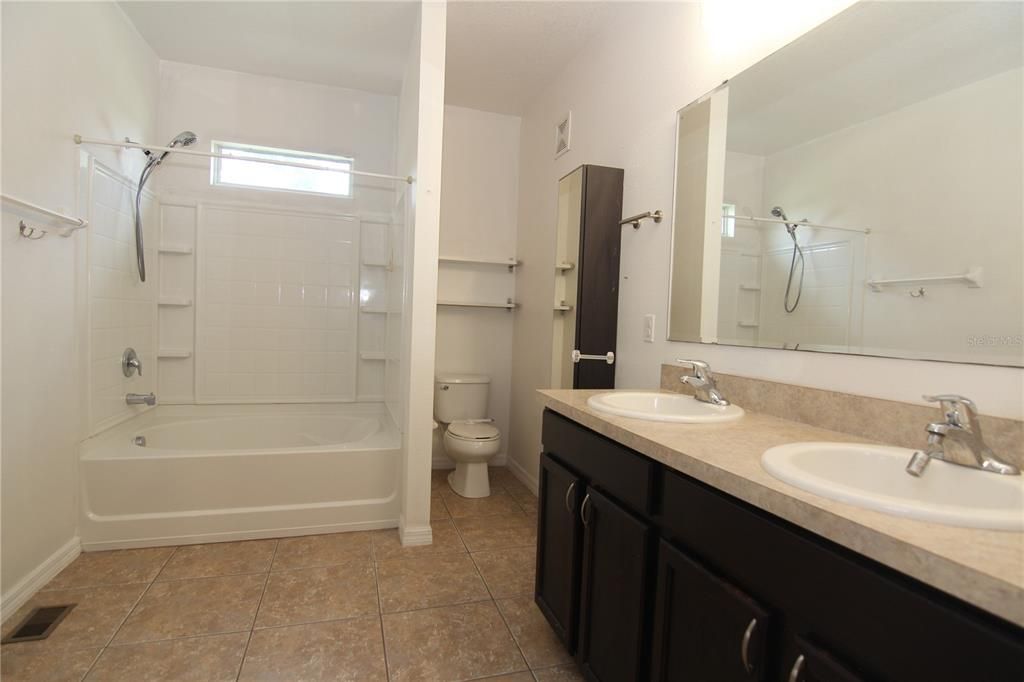 For Rent: $2,100 (3 beds, 2 baths, 1699 Square Feet)