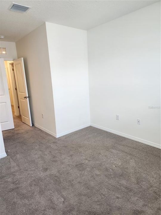 For Rent: $2,100 (3 beds, 2 baths, 1688 Square Feet)