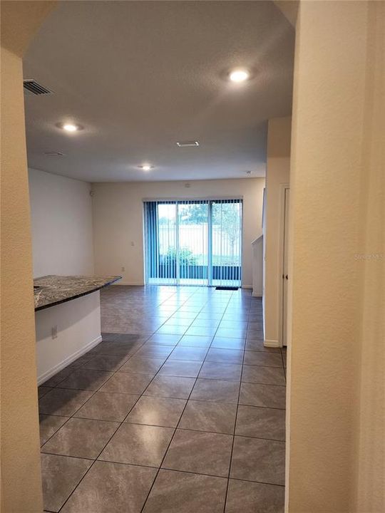 For Rent: $2,100 (3 beds, 2 baths, 1688 Square Feet)