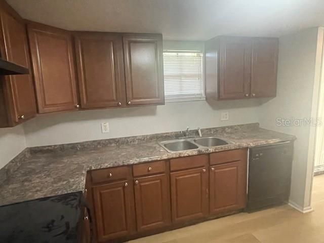 For Rent: $2,495 (3 beds, 2 baths, 1366 Square Feet)