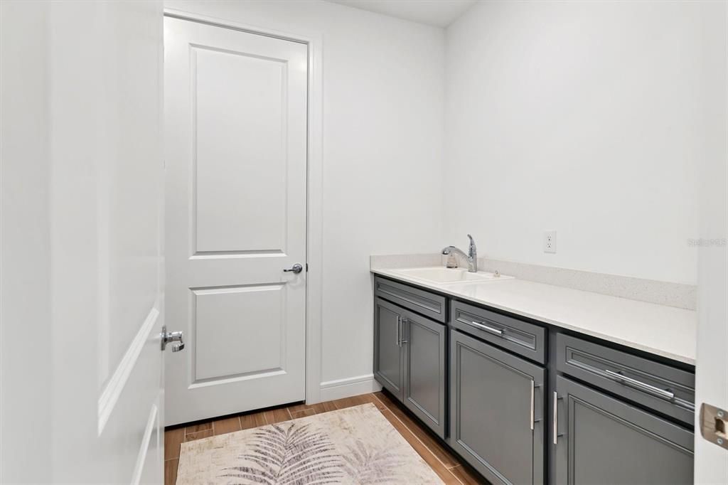 For Sale: $680,000 (2 beds, 2 baths, 1889 Square Feet)