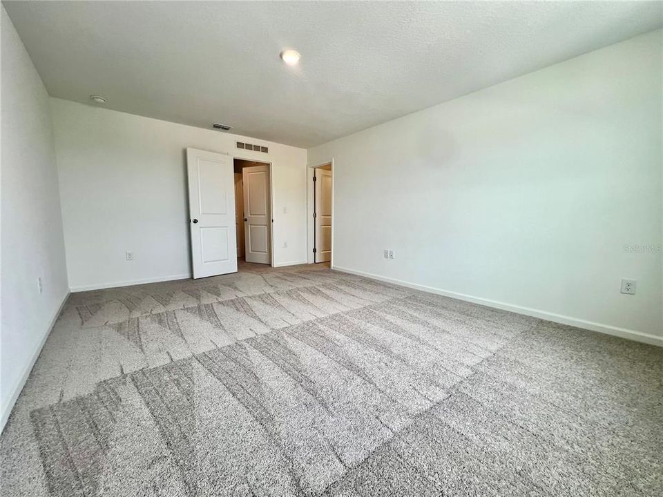 For Rent: $2,400 (3 beds, 2 baths, 1600 Square Feet)