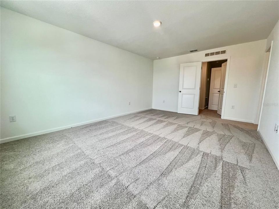 For Rent: $2,400 (3 beds, 2 baths, 1600 Square Feet)