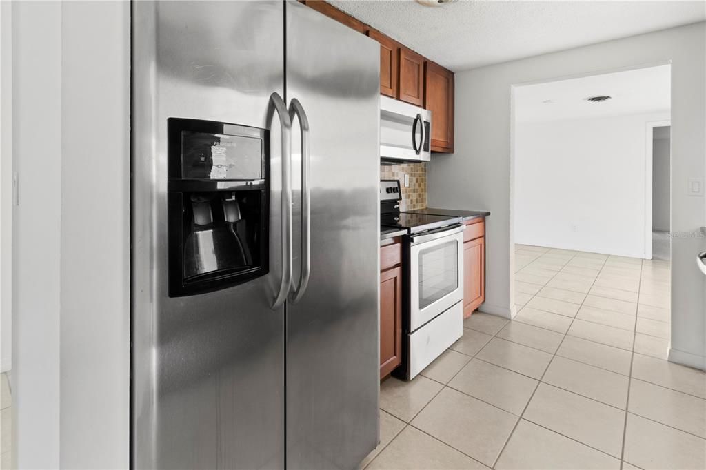 For Sale: $347,000 (3 beds, 2 baths, 1569 Square Feet)