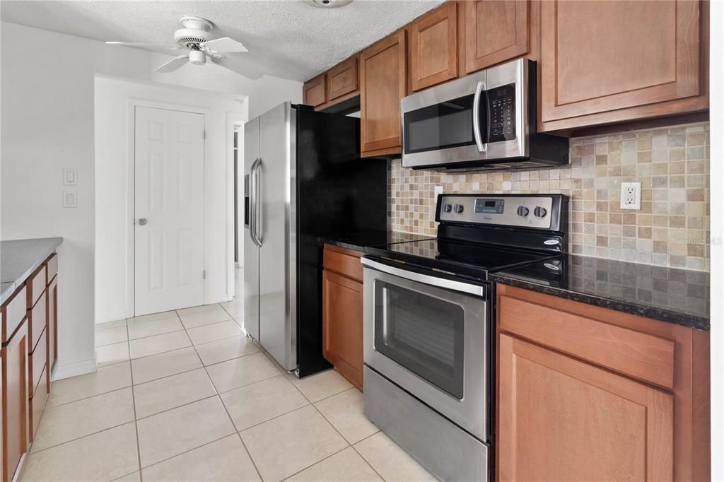 For Sale: $347,000 (3 beds, 2 baths, 1569 Square Feet)