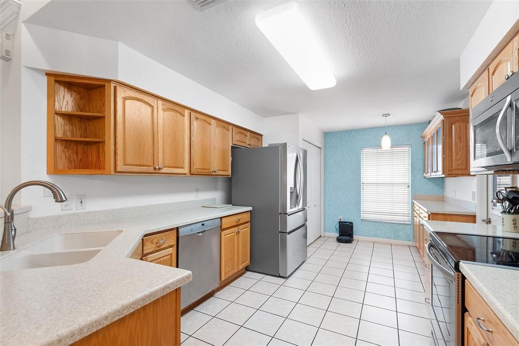 KITCHEN  WITH LAUNDRY CLOSET