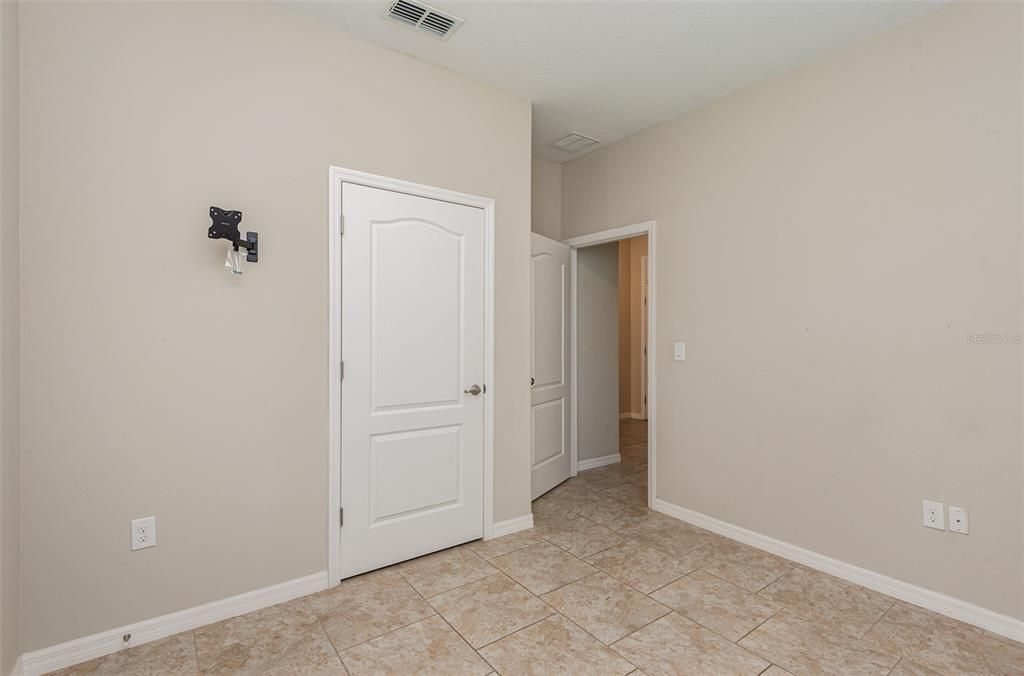 For Sale: $350,000 (3 beds, 2 baths, 1853 Square Feet)