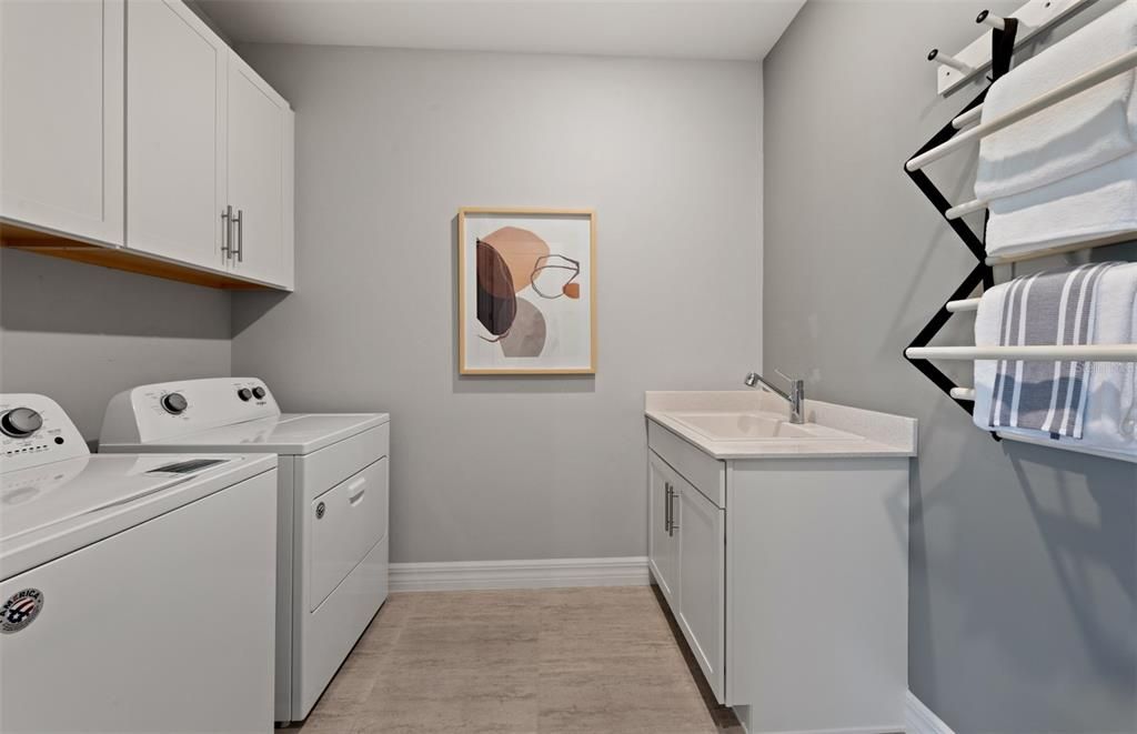 Interior photos are of a staged model home; illustration purposes only. Options may vary.