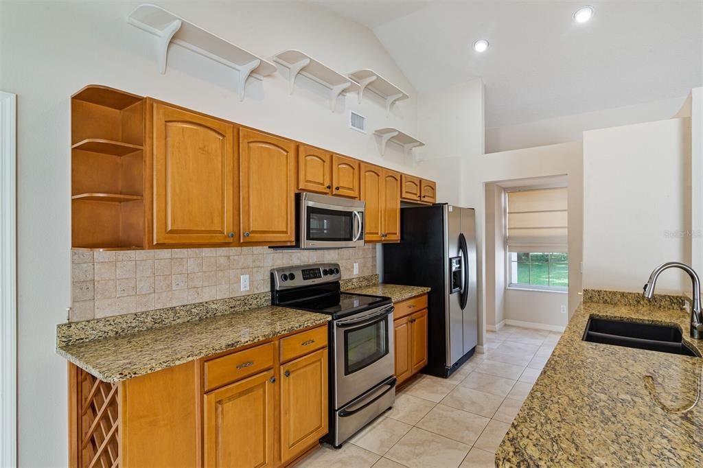 For Sale: $359,000 (3 beds, 2 baths, 1523 Square Feet)