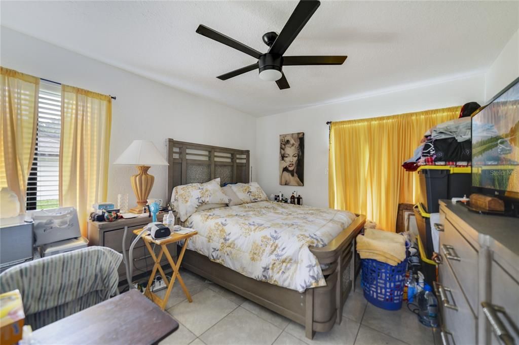 For Sale: $425,000 (4 beds, 2 baths, 1636 Square Feet)