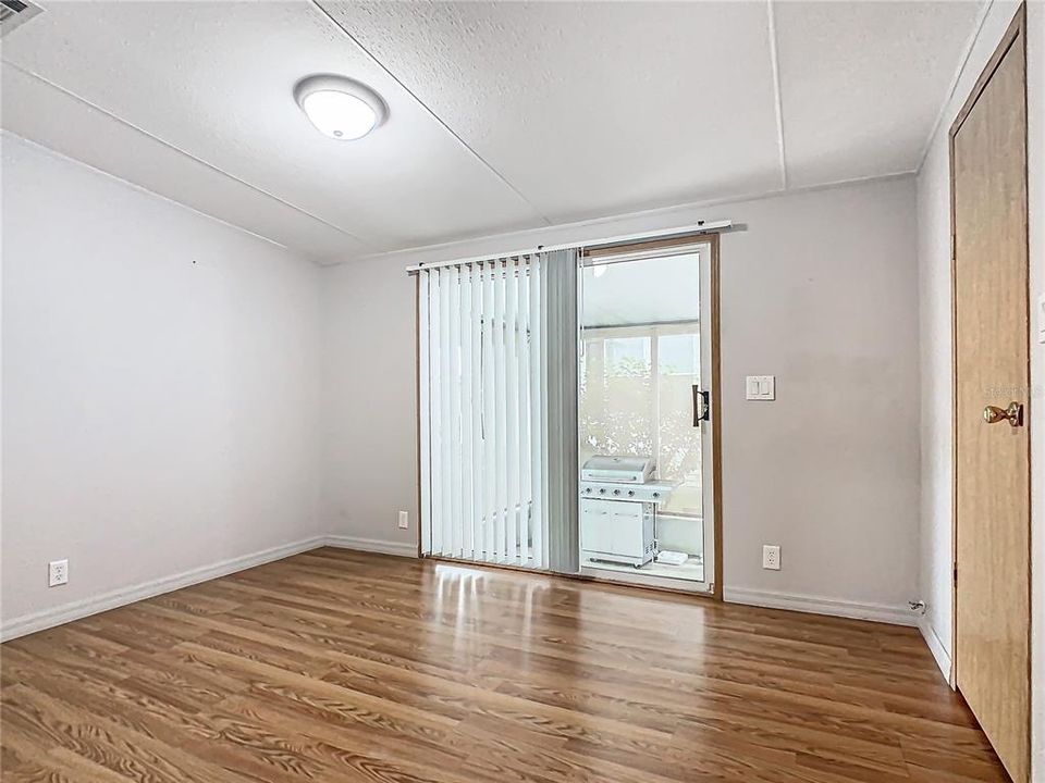 For Sale: $225,000 (3 beds, 2 baths, 1404 Square Feet)