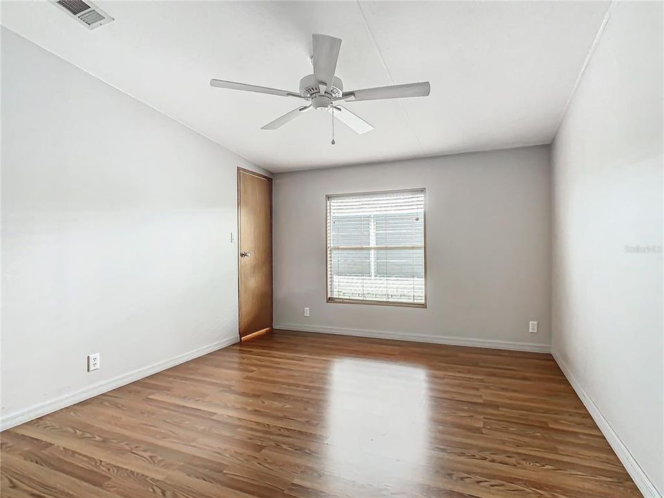 For Sale: $225,000 (3 beds, 2 baths, 1404 Square Feet)