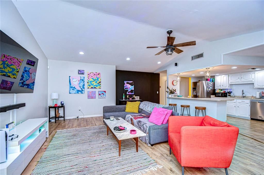 Active With Contract: $435,000 (3 beds, 2 baths, 1967 Square Feet)