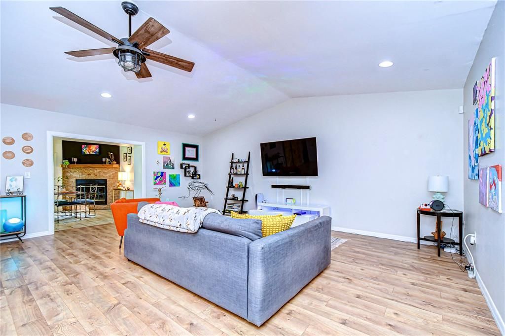 Active With Contract: $435,000 (3 beds, 2 baths, 1967 Square Feet)