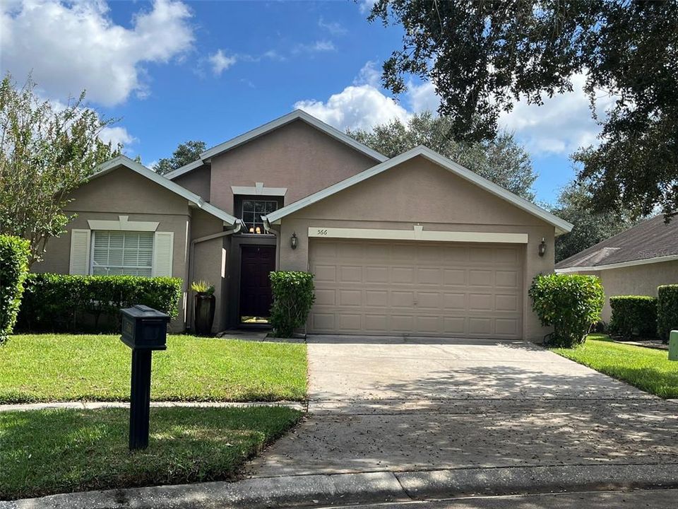 Recently Rented: $2,450 (3 beds, 2 baths, 1696 Square Feet)