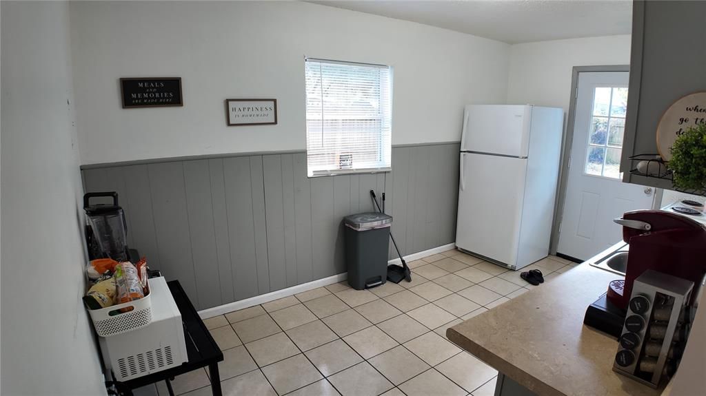 For Sale: $198,900 (2 beds, 1 baths, 800 Square Feet)