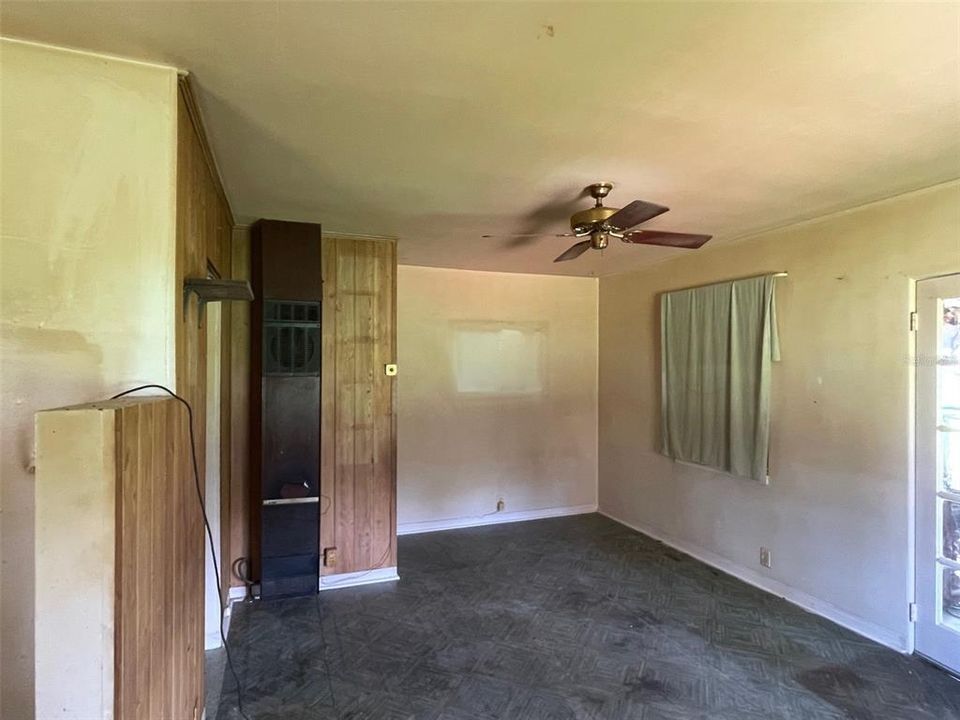 For Sale: $99,900 (1 beds, 1 baths, 625 Square Feet)