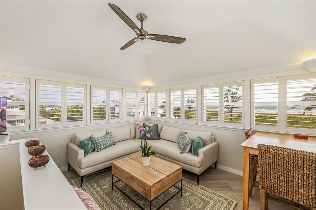 For Sale: $5,900,000 (3 beds, 4 baths, 3351 Square Feet)