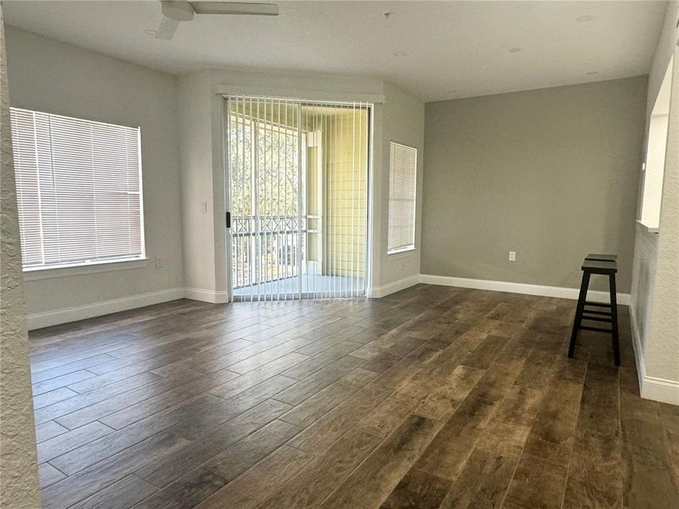 For Rent: $1,600 (1 beds, 1 baths, 724 Square Feet)