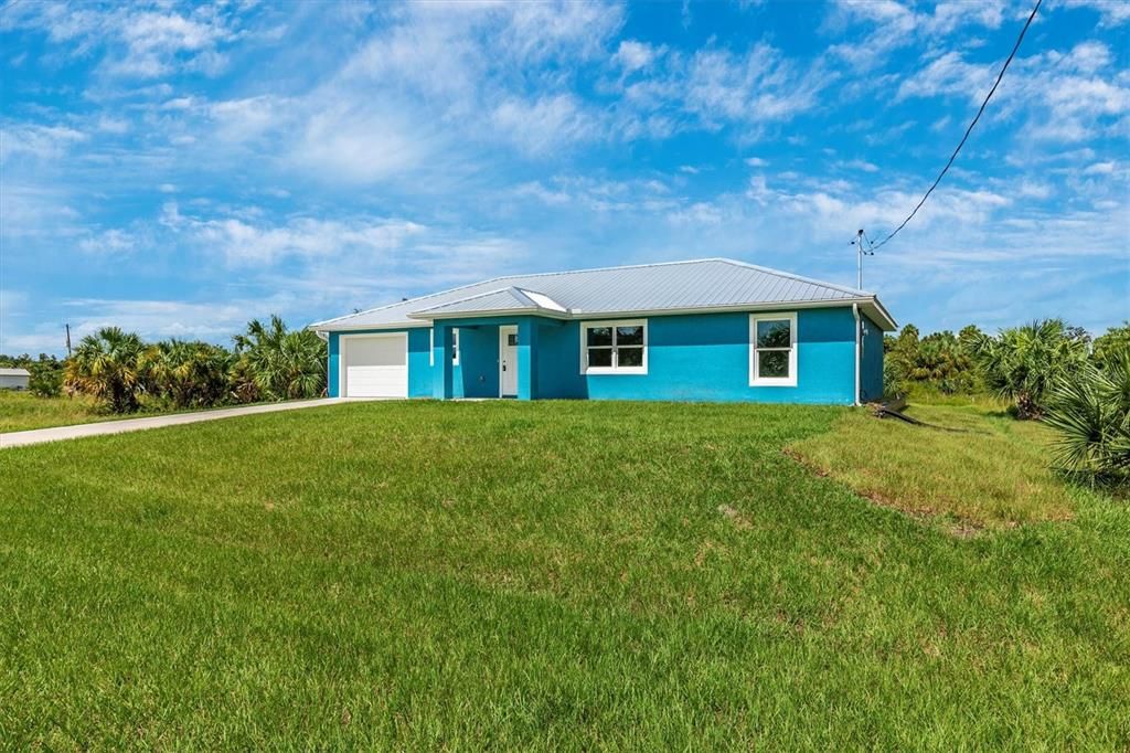 For Sale: $323,000 (3 beds, 2 baths, 1403 Square Feet)