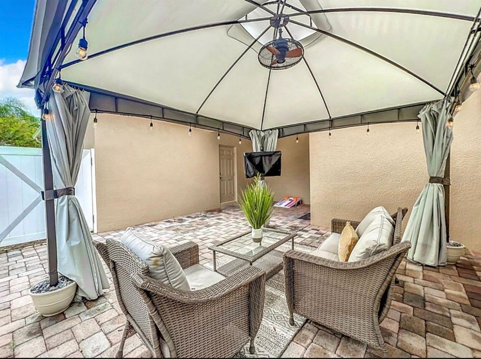 Gazebo with courtyard