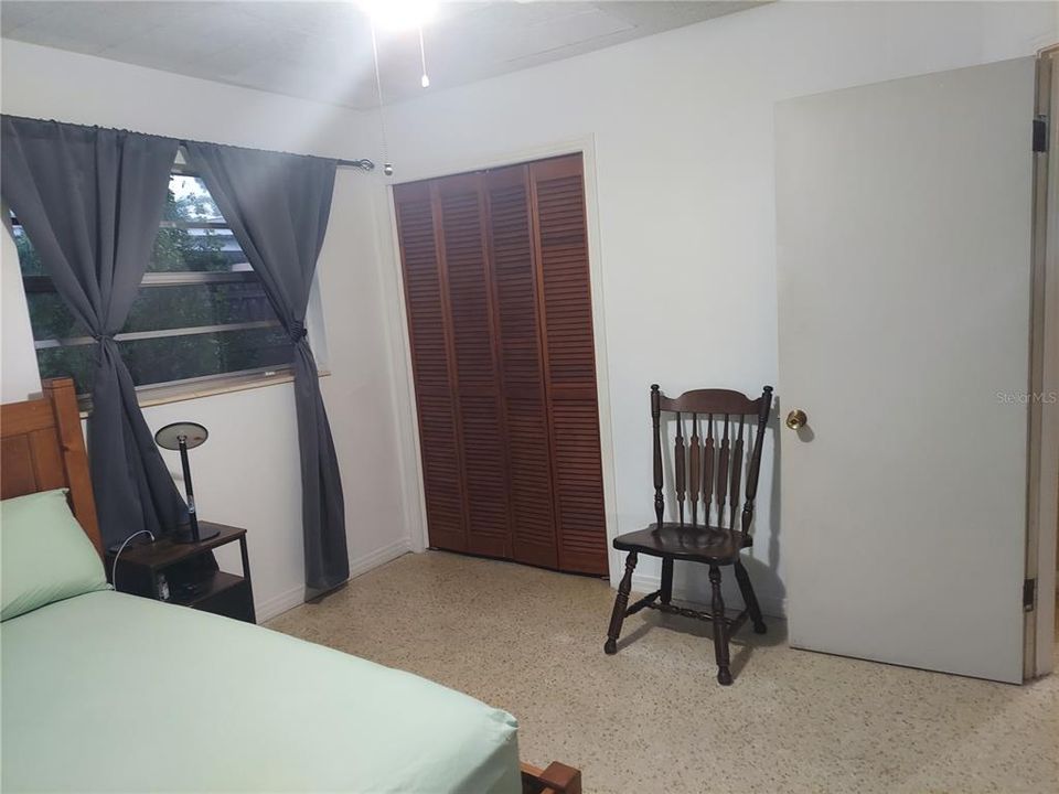 En Venta: $450,000 (5 camas, 2 baños, 2065 Pies cuadrados)