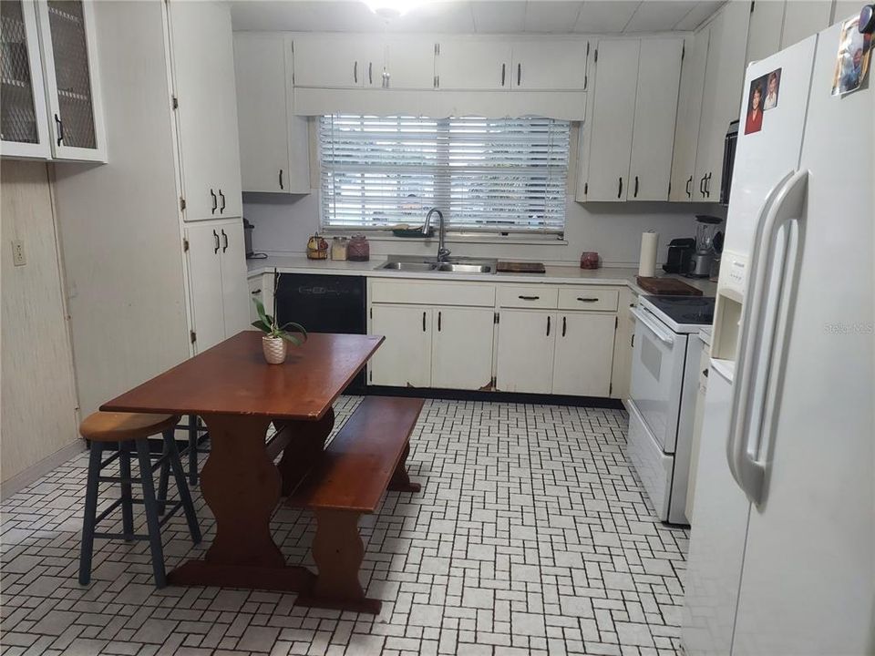 En Venta: $450,000 (5 camas, 2 baños, 2065 Pies cuadrados)