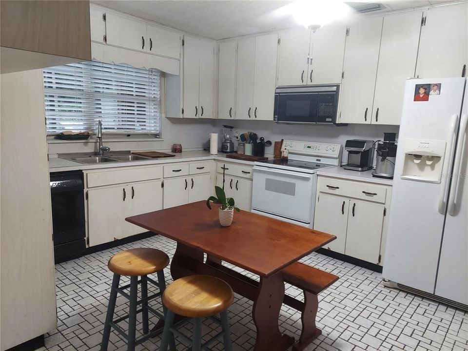 En Venta: $450,000 (5 camas, 2 baños, 2065 Pies cuadrados)