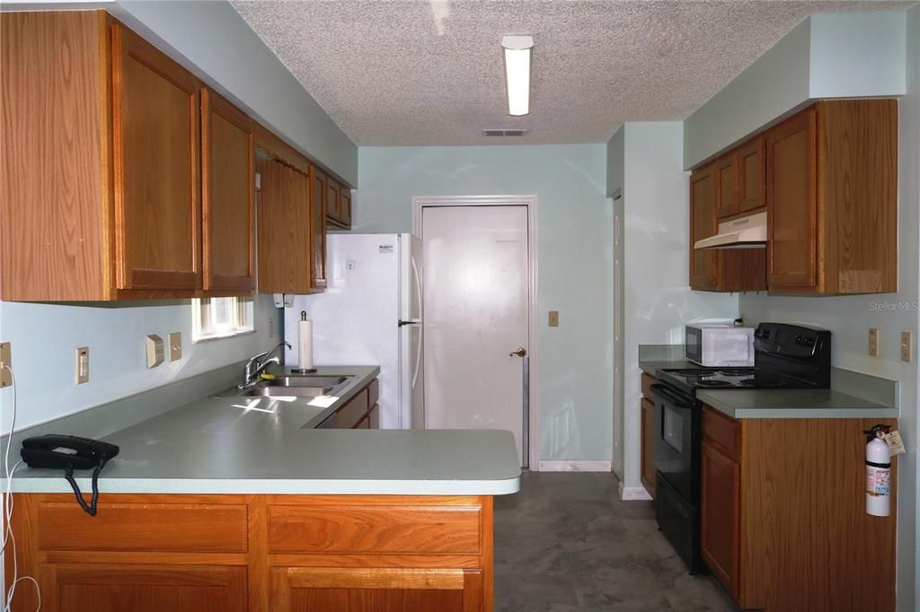 For Sale: $279,900 (2 beds, 2 baths, 1468 Square Feet)