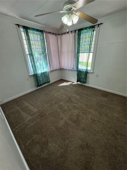 For Rent: $1,400 (3 beds, 2 baths, 1300 Square Feet)