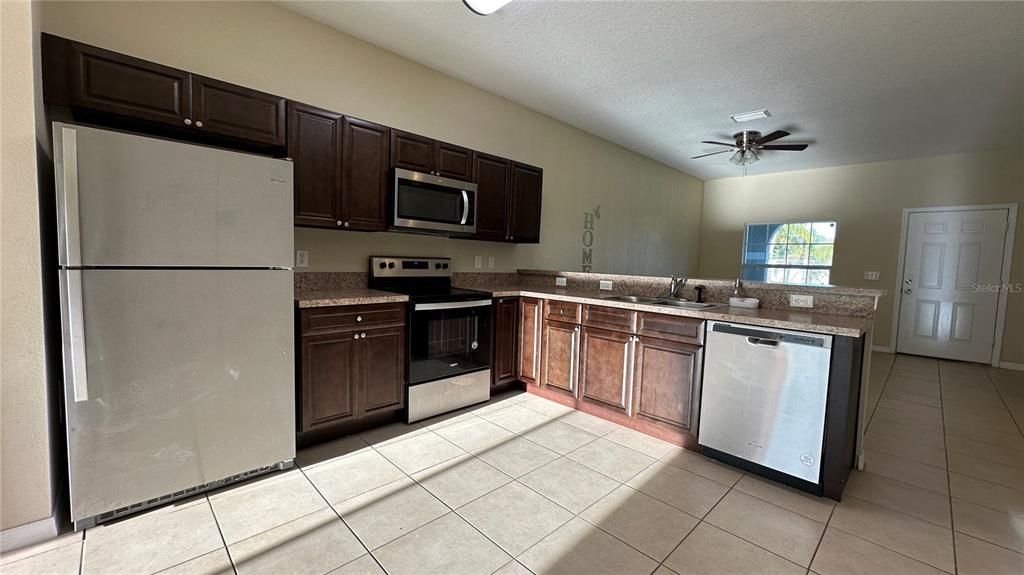 For Rent: $1,750 (3 beds, 2 baths, 1340 Square Feet)