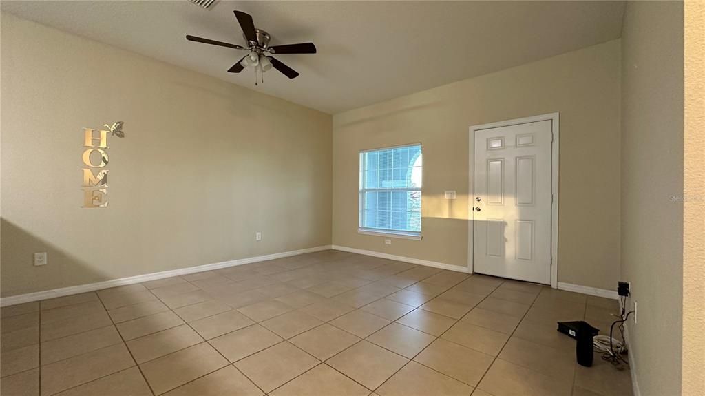 For Rent: $1,750 (3 beds, 2 baths, 1340 Square Feet)