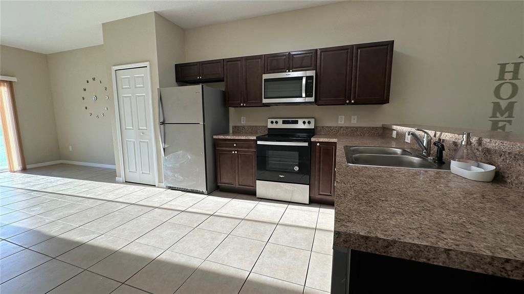 For Rent: $1,750 (3 beds, 2 baths, 1340 Square Feet)