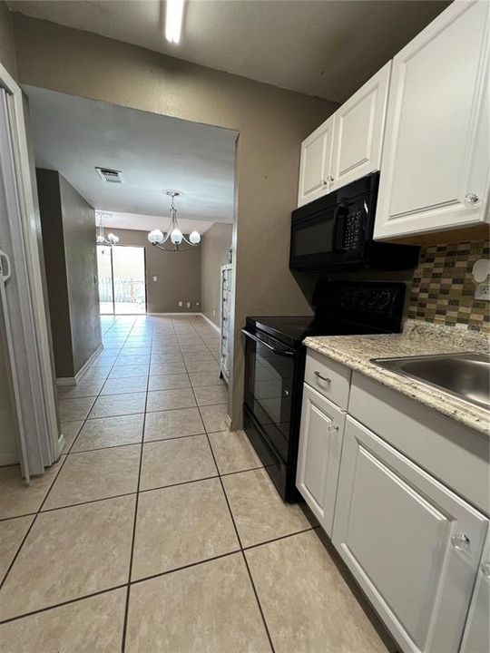 For Sale: $182,000 (2 beds, 1 baths, 1032 Square Feet)