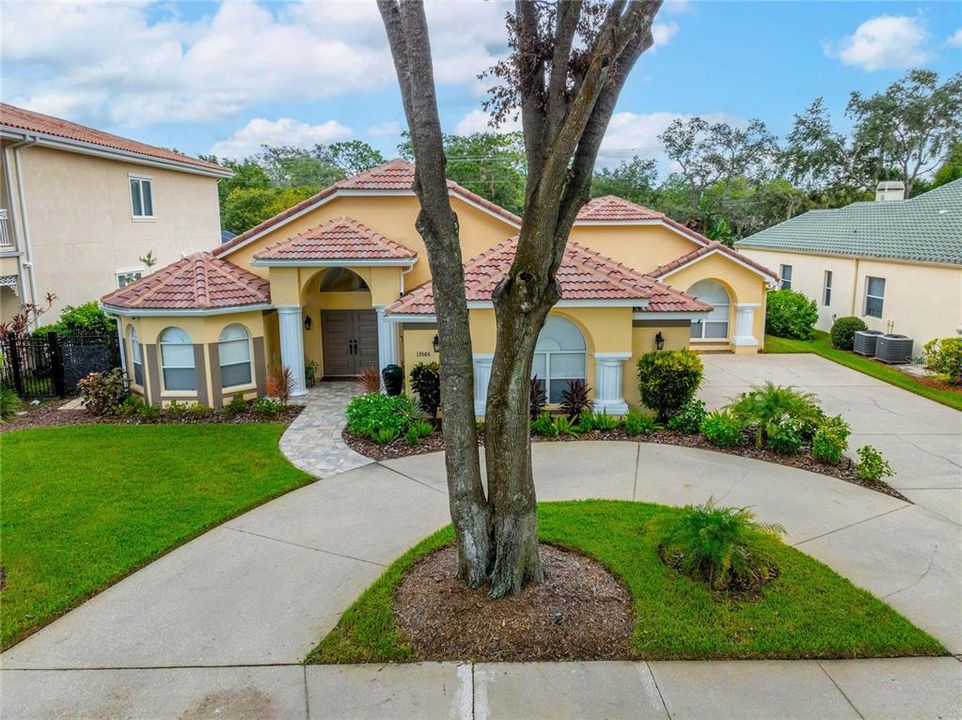 For Sale: $1,050,000 (4 beds, 3 baths, 2428 Square Feet)