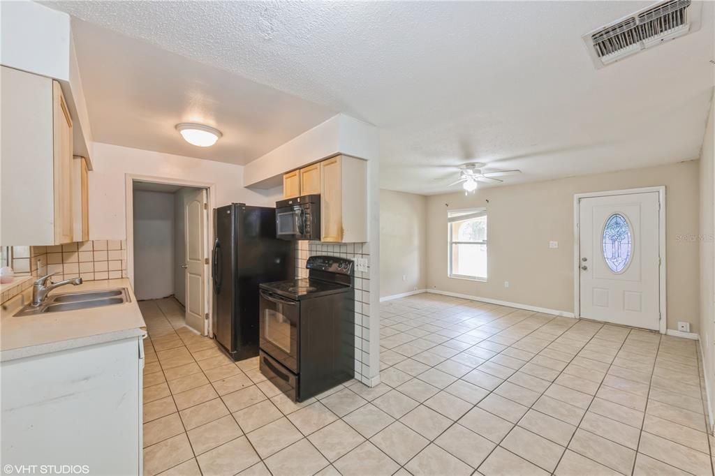 For Sale: $235,000 (3 beds, 1 baths, 1158 Square Feet)