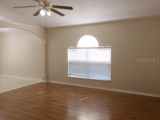 For Rent: $1,995 (3 beds, 2 baths, 1220 Square Feet)