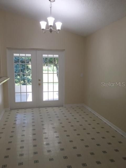 For Rent: $1,995 (3 beds, 2 baths, 1220 Square Feet)