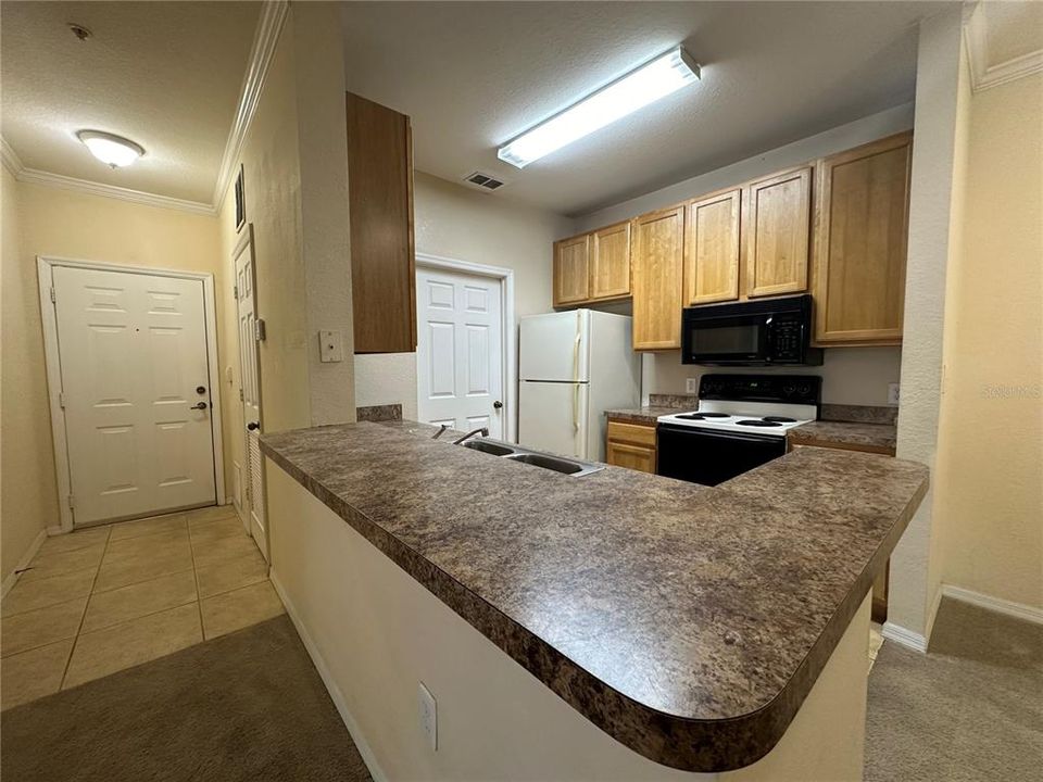 For Sale: $219,900 (2 beds, 2 baths, 1045 Square Feet)