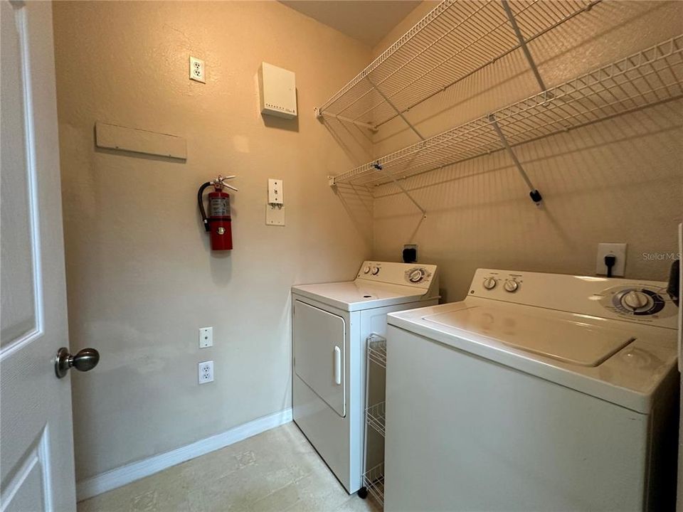 For Sale: $219,900 (2 beds, 2 baths, 1045 Square Feet)