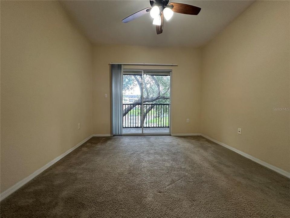 For Sale: $219,900 (2 beds, 2 baths, 1045 Square Feet)