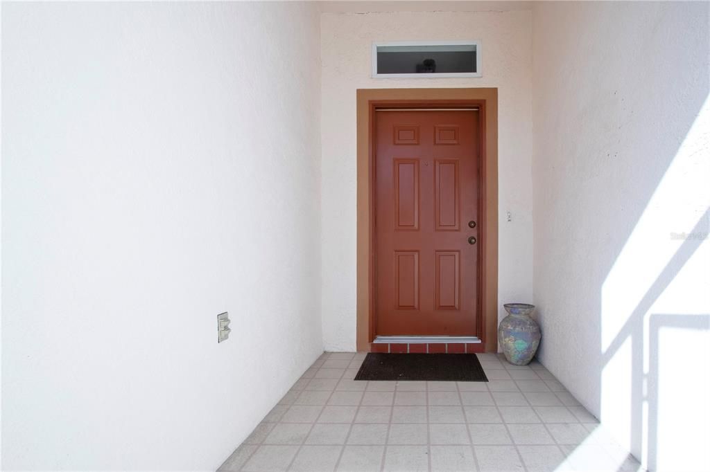 Screened entryway